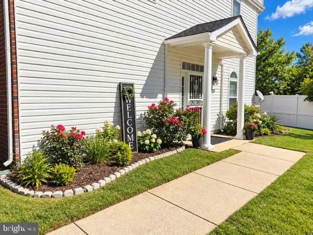 4124 Apple Leaf Way #6, SUITLAND