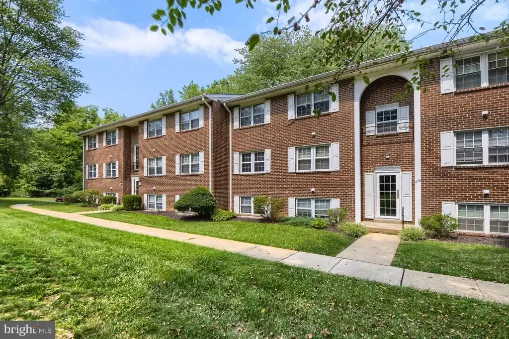 236-e Crocker Dr #236-e, BEL AIR
