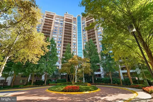 10101 Grosvenor Pl #1804, Rockville