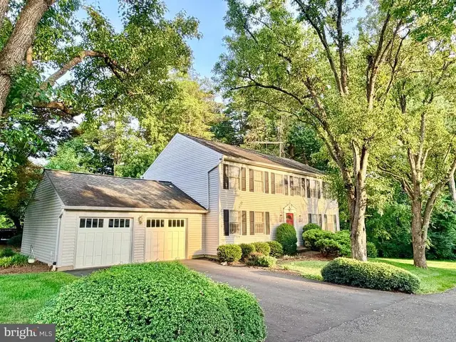 9703 Water Oak Dr, Fairfax