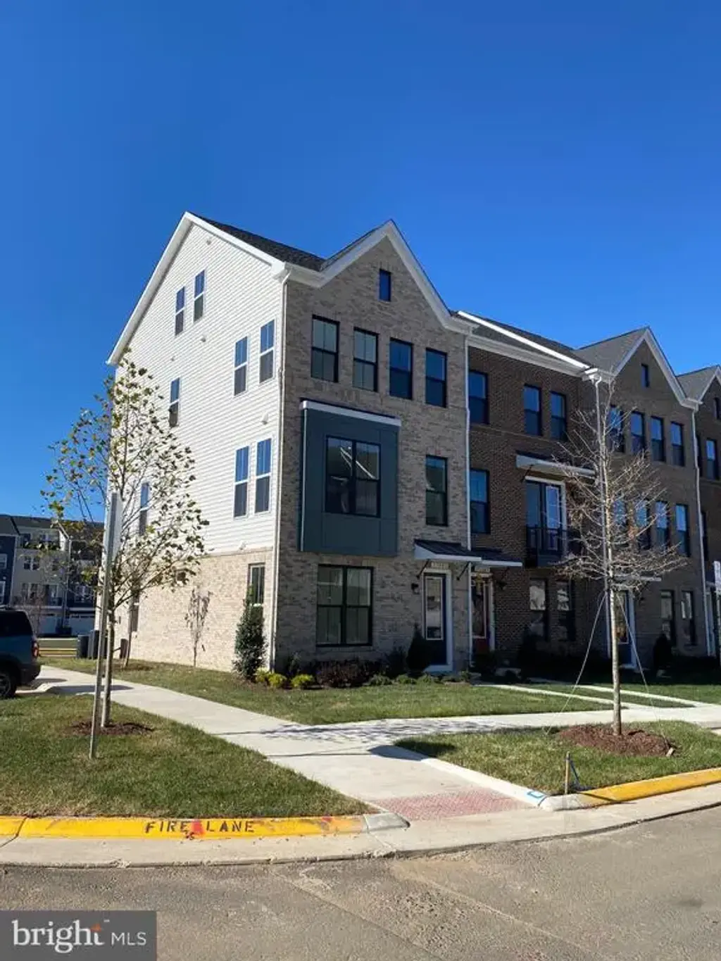 23083 Soaring Ter, ASHBURN