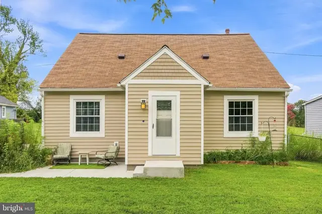 48 Ringgold Rd, Fredericksburg