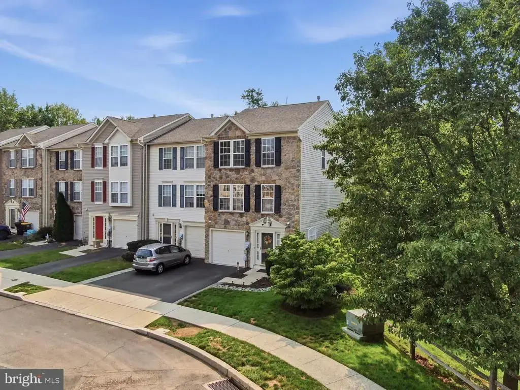 733 Waterway Ct, QUAKERTOWN