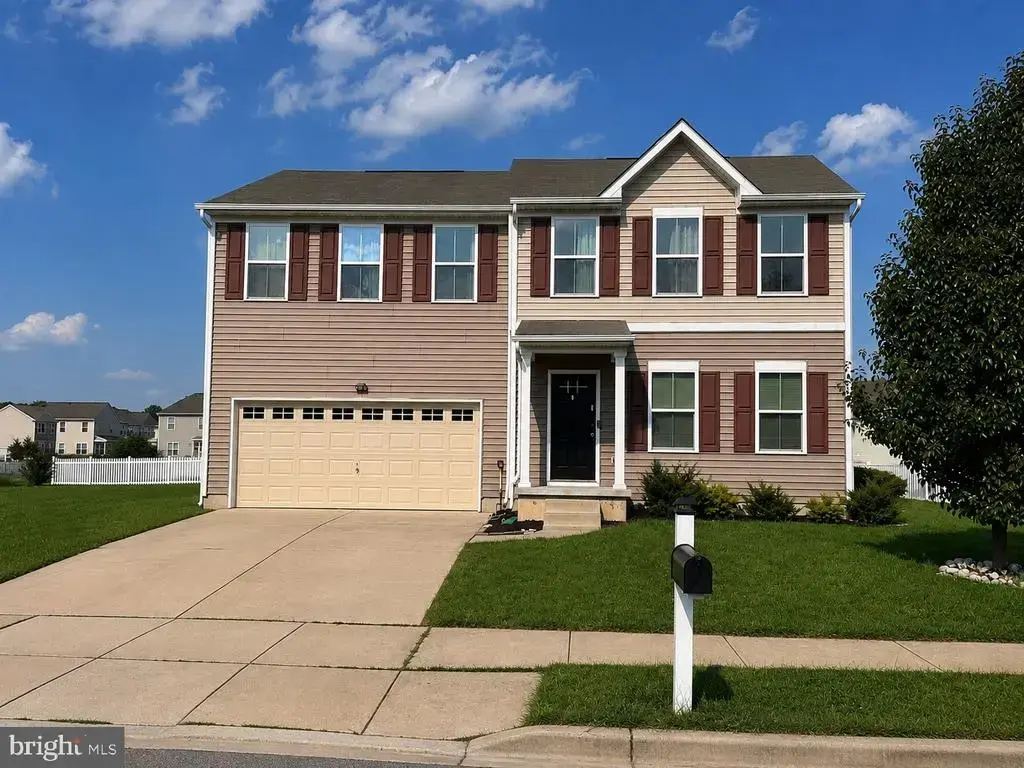 409 Nob Hill Rd, DOVER