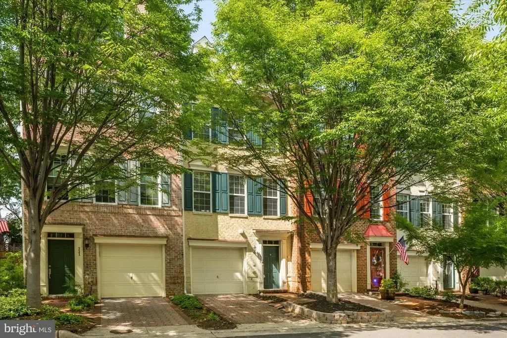 329 Helmuth Ln, ALEXANDRIA
