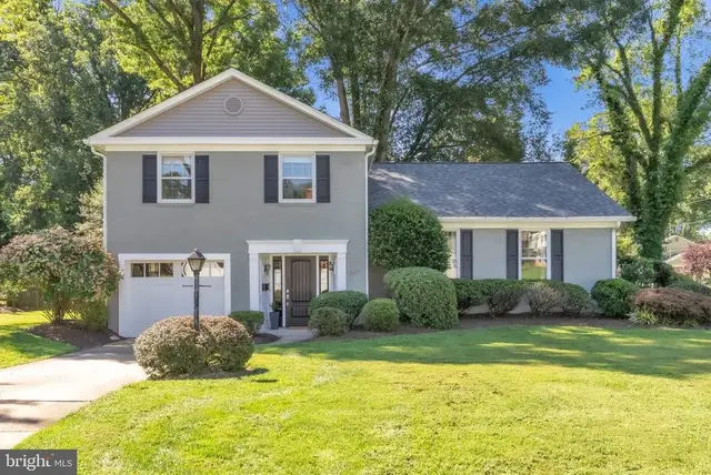 8710 Yarmouth Ct, Potomac