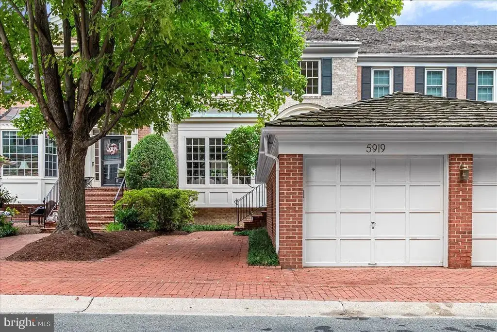 5919 Maplewood Park Pl, BETHESDA