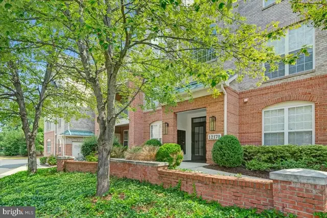 12170 Abington Hall Pl #303, Reston