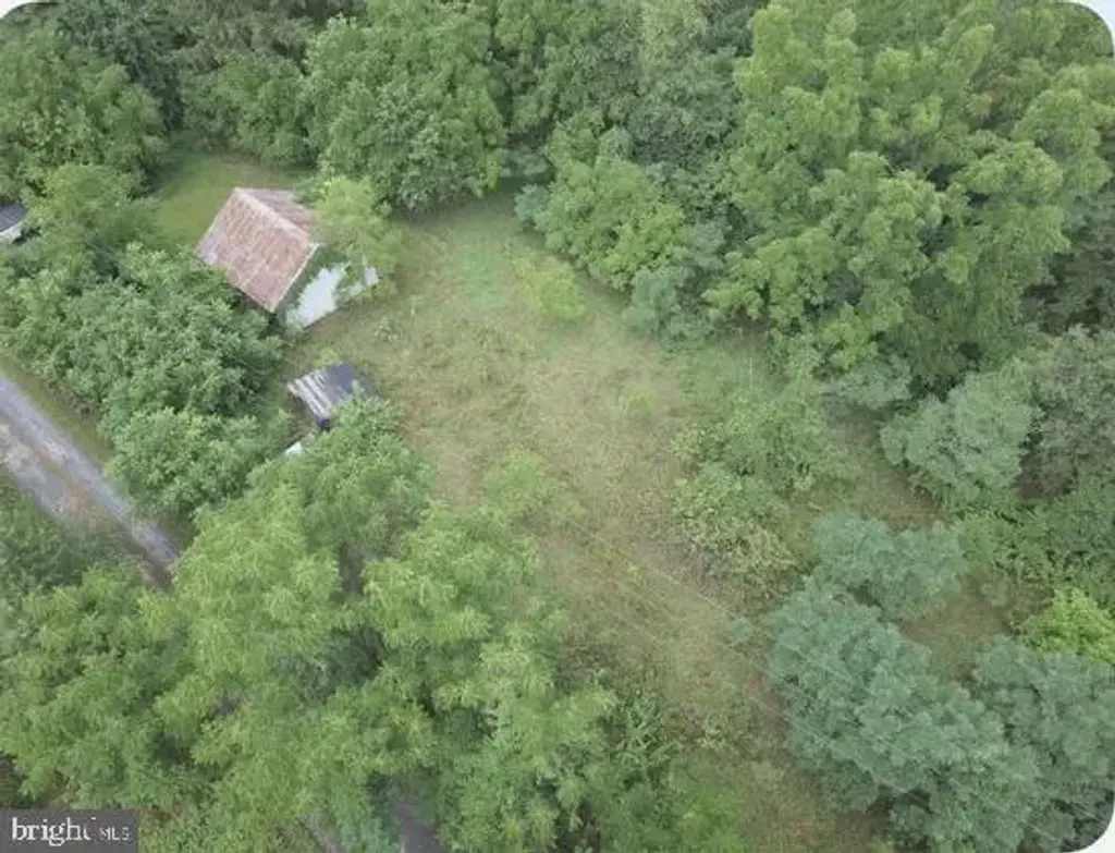 72 Old Barn Ln, NEWVILLE