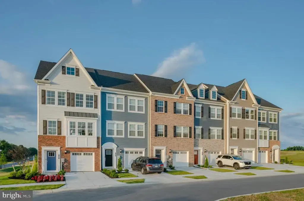 1401 Clingmans Dome Dr, FREDERICK