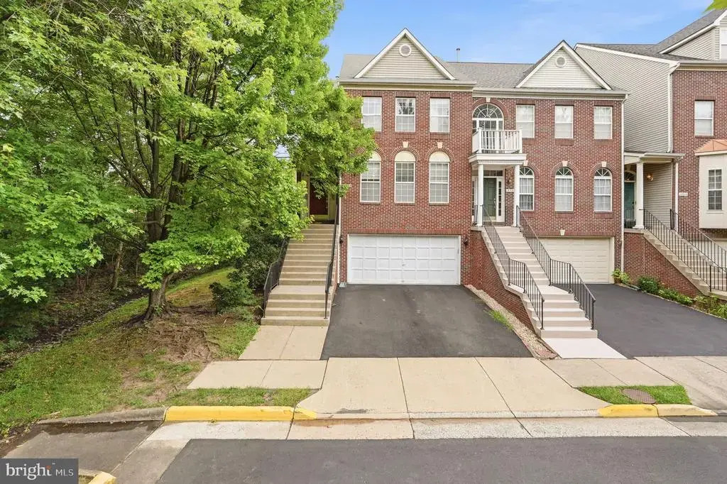13222 Goose Pond Ln, FAIRFAX
