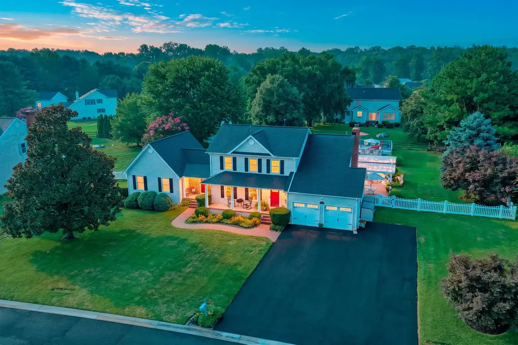 36 Benson Ct, DOVER