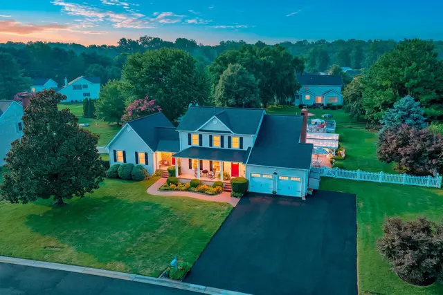 36 Benson Ct, Dover