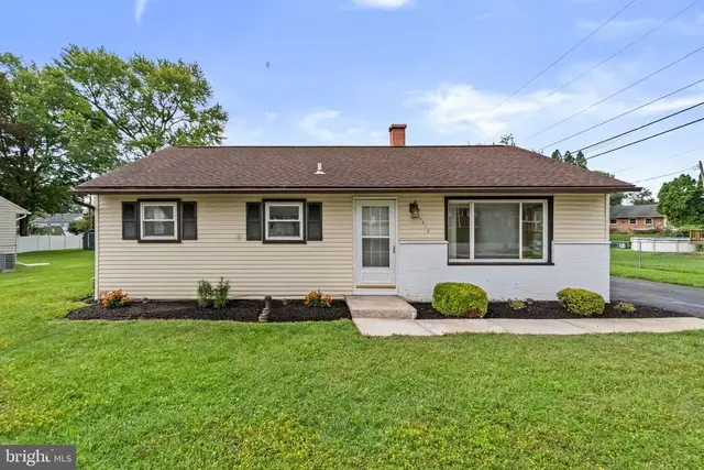 3818 Oakleigh Dr, York