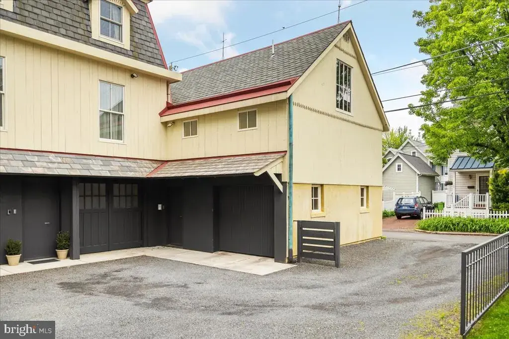 124-unit B Mary St, DOYLESTOWN