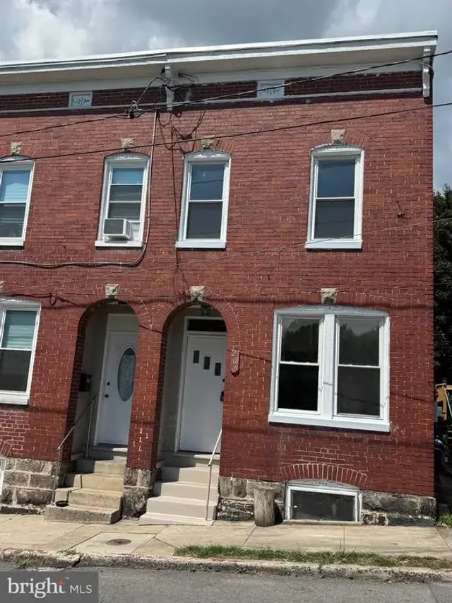 206 Pear St, Cumberland