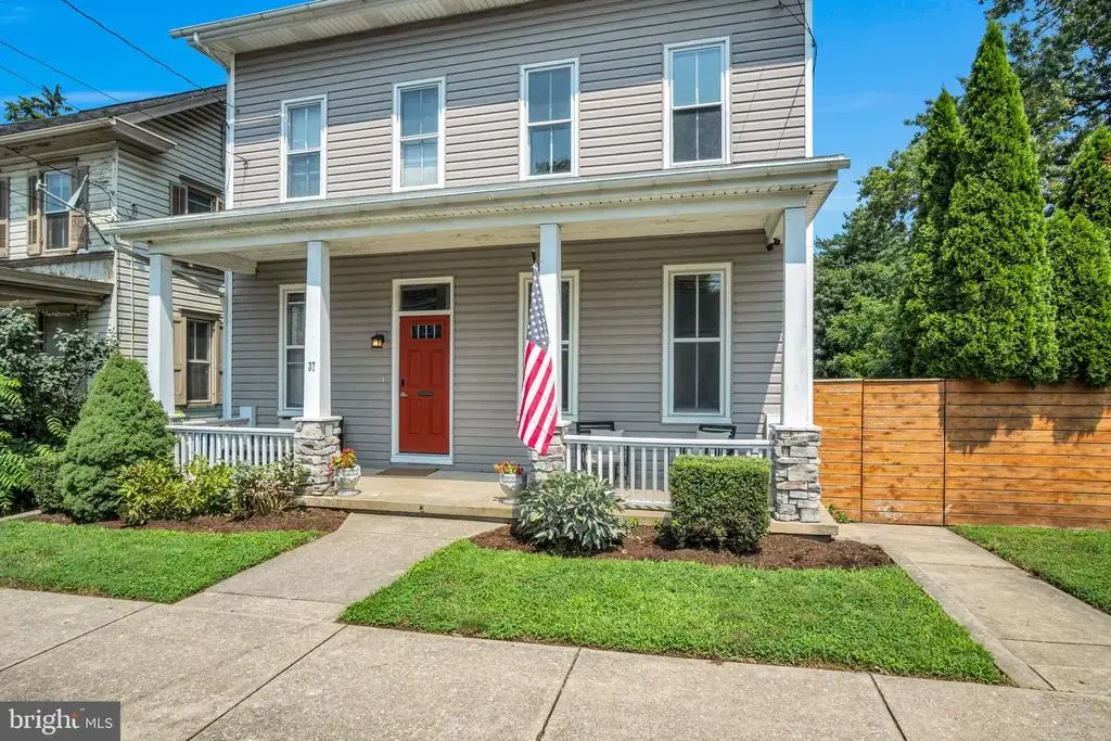 37 W Main St, MOUNTVILLE
