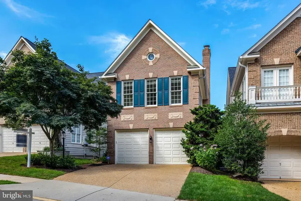 20251 Water Mark Pl, STERLING