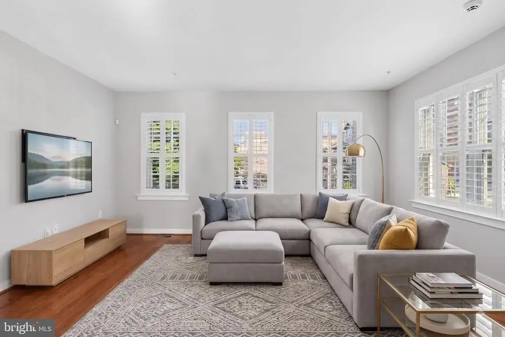 422 Virginia Ave, TOWSON