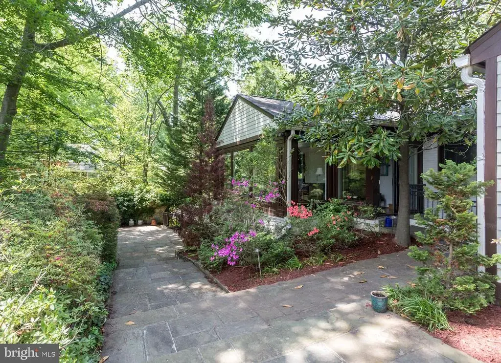 5628 Knollwood Rd, BETHESDA
