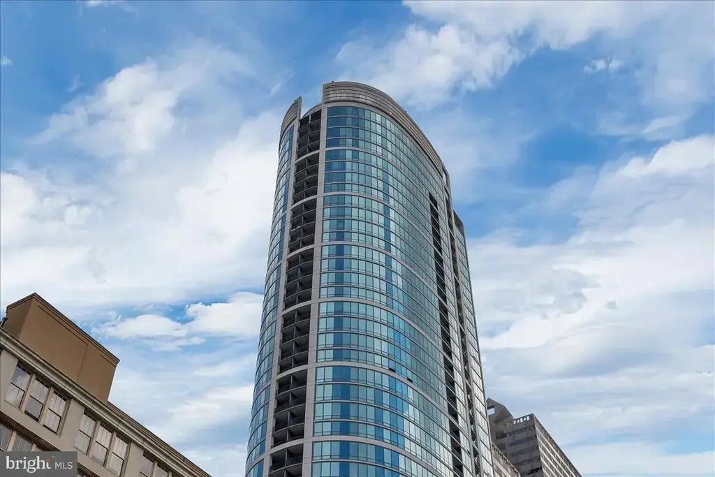 2101-00 Market St #3705, PHILADELPHIA
