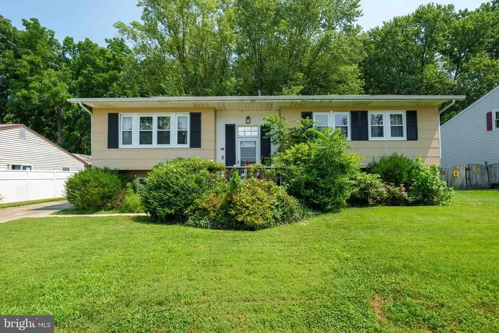 48 Gill Dr, NEWARK