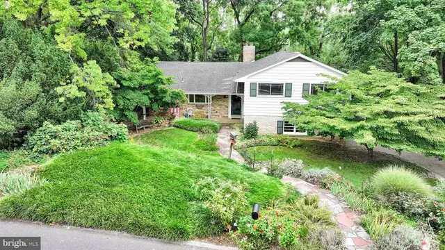 116 Scarboro Dr, York