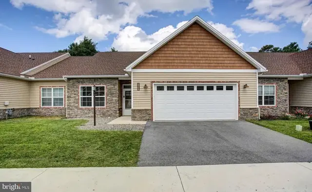 147 Blackbird Ln, Shippensburg