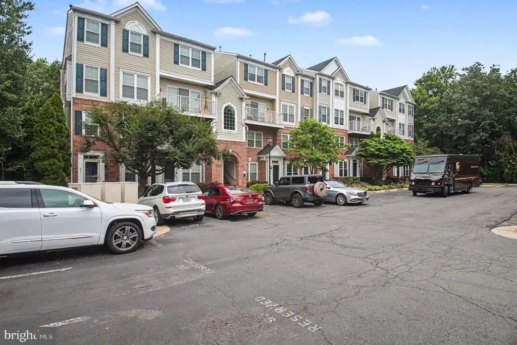 6035 Terrapin Pl #303, ALEXANDRIA