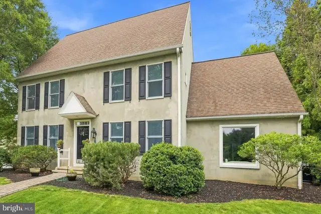744 Goose Neck Dr, Lititz