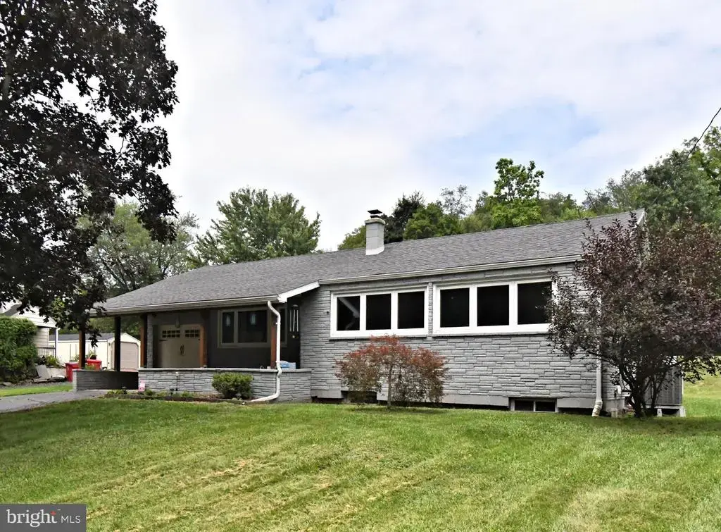 1066 Manatawny St, POTTSTOWN