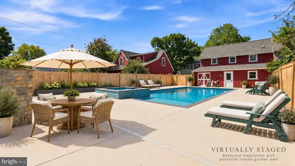 275 W Court St, DOYLESTOWN