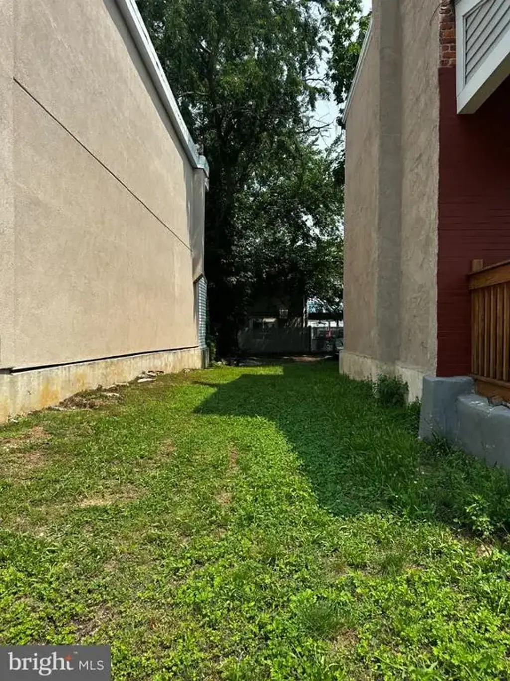 22 Adella, HAMILTON