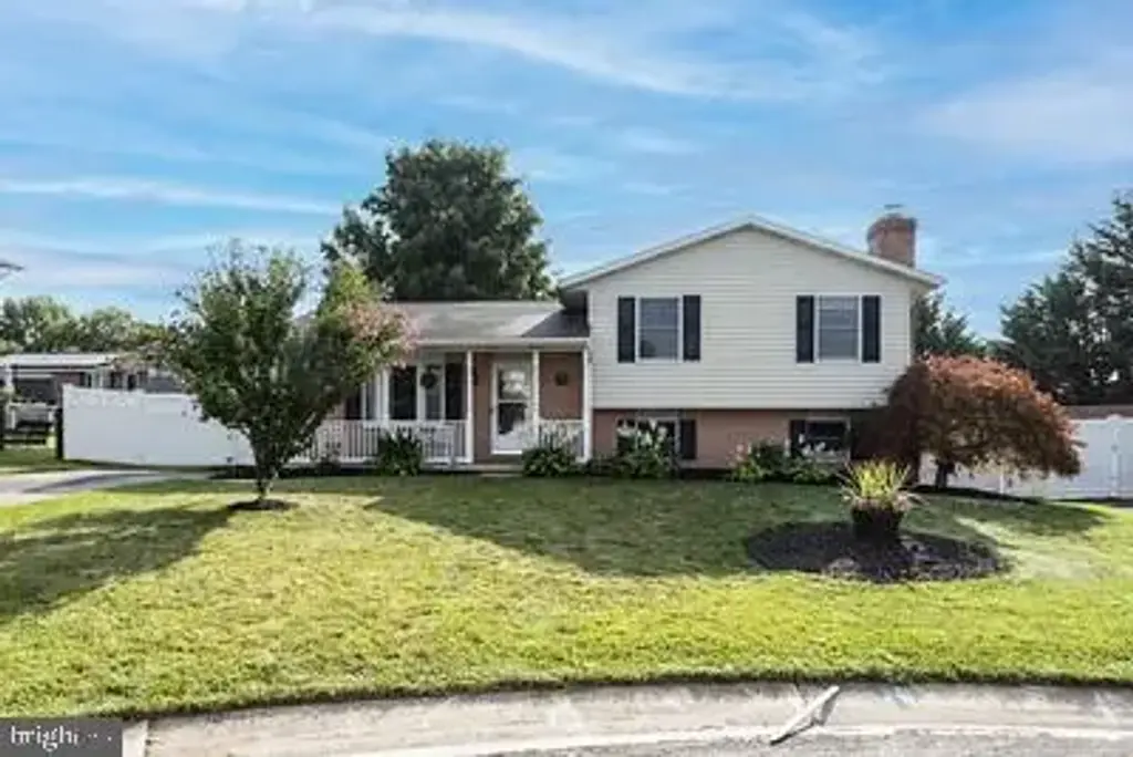 55 Bonfire Ct, WESTMINSTER