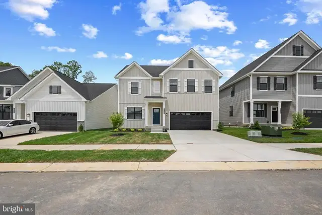 526 Twisted Twig Ln, La Plata