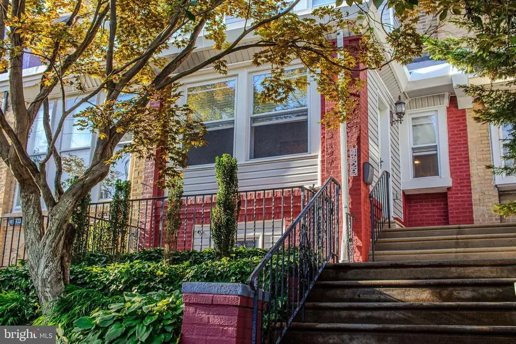 4929 Sansom St, PHILADELPHIA