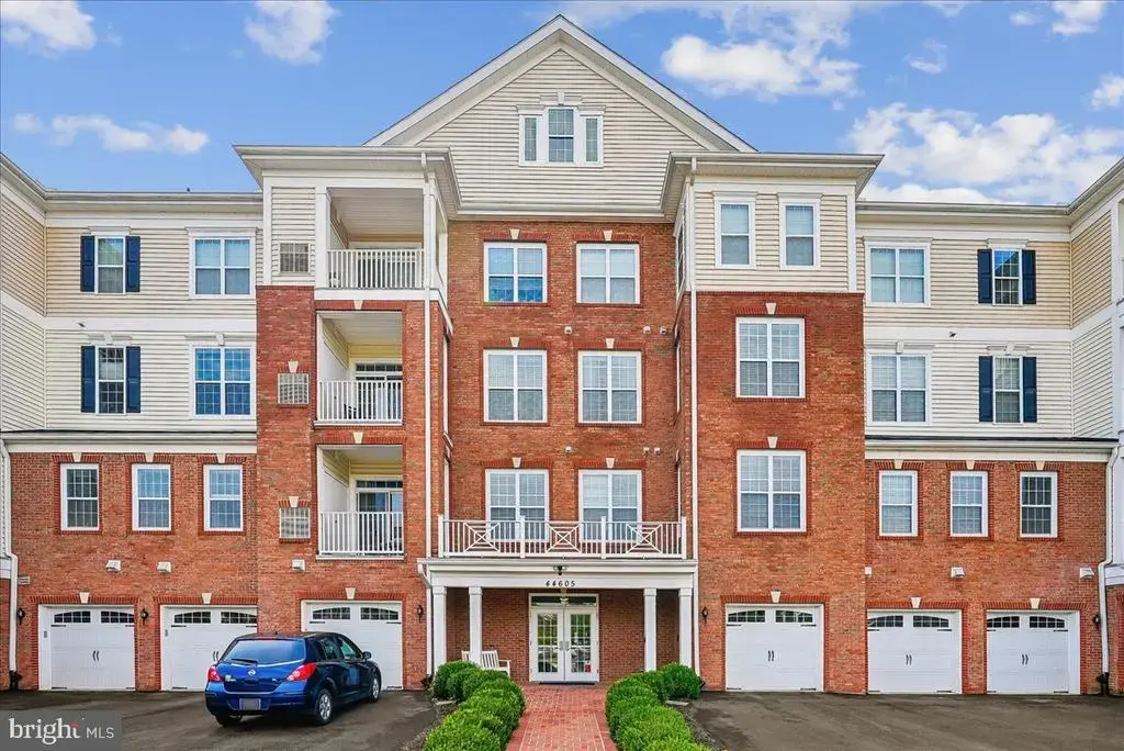 44605 York Crest Ter #401, ASHBURN