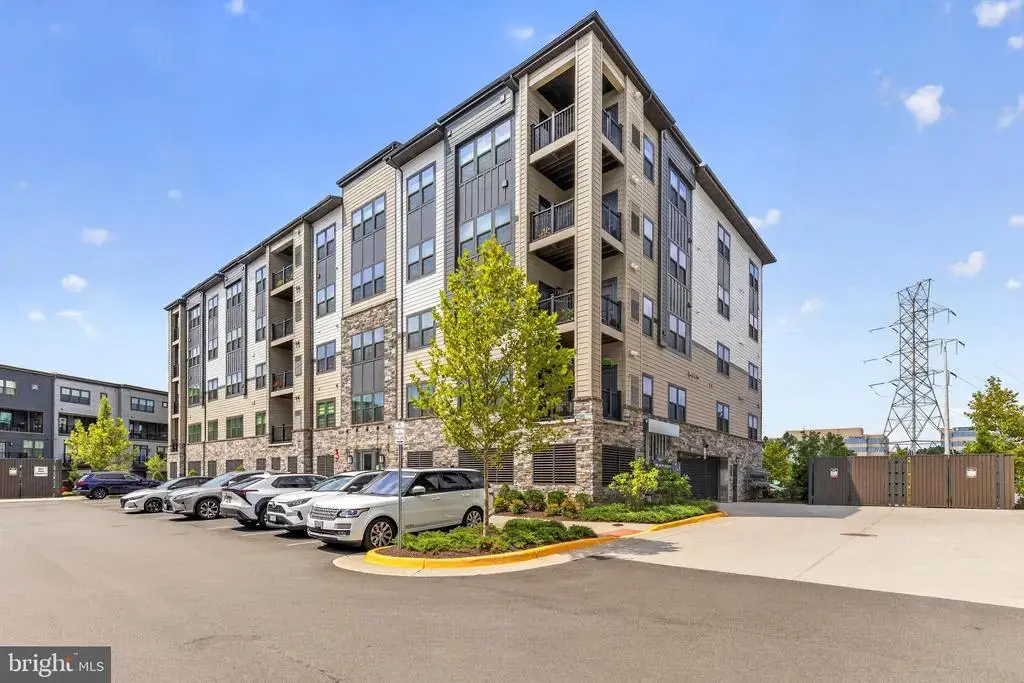 12880 Mosaic Park Way #1-b, HERNDON