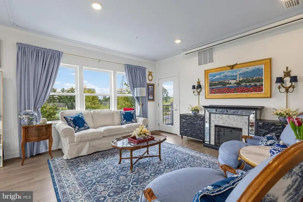 12880 Mosaic Park Way #1-b, HERNDON