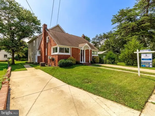 750 N George Mason Dr, Arlington