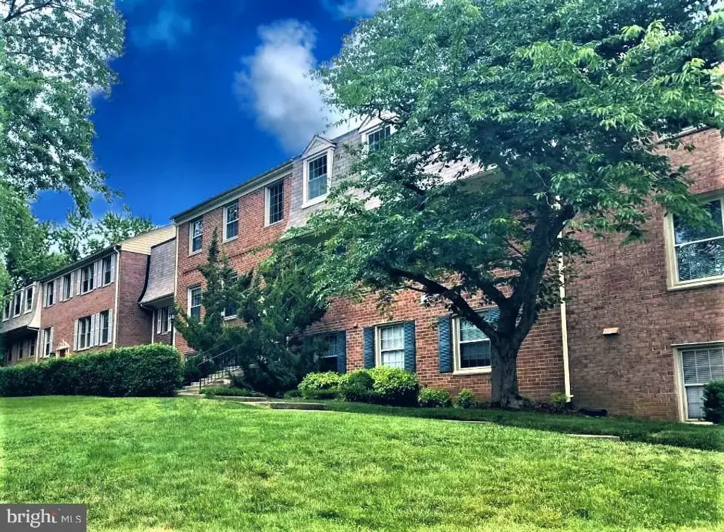 5974 Westchester Park Dr #202, COLLEGE PARK