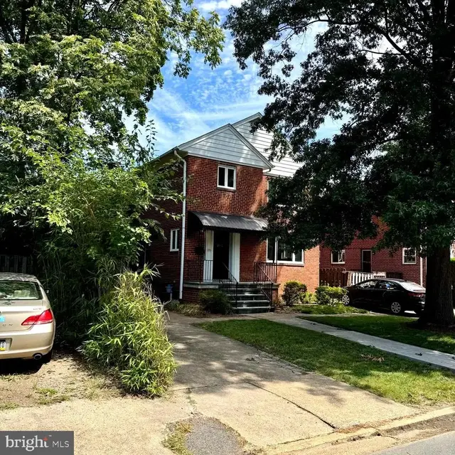 913 22nd St S, Arlington