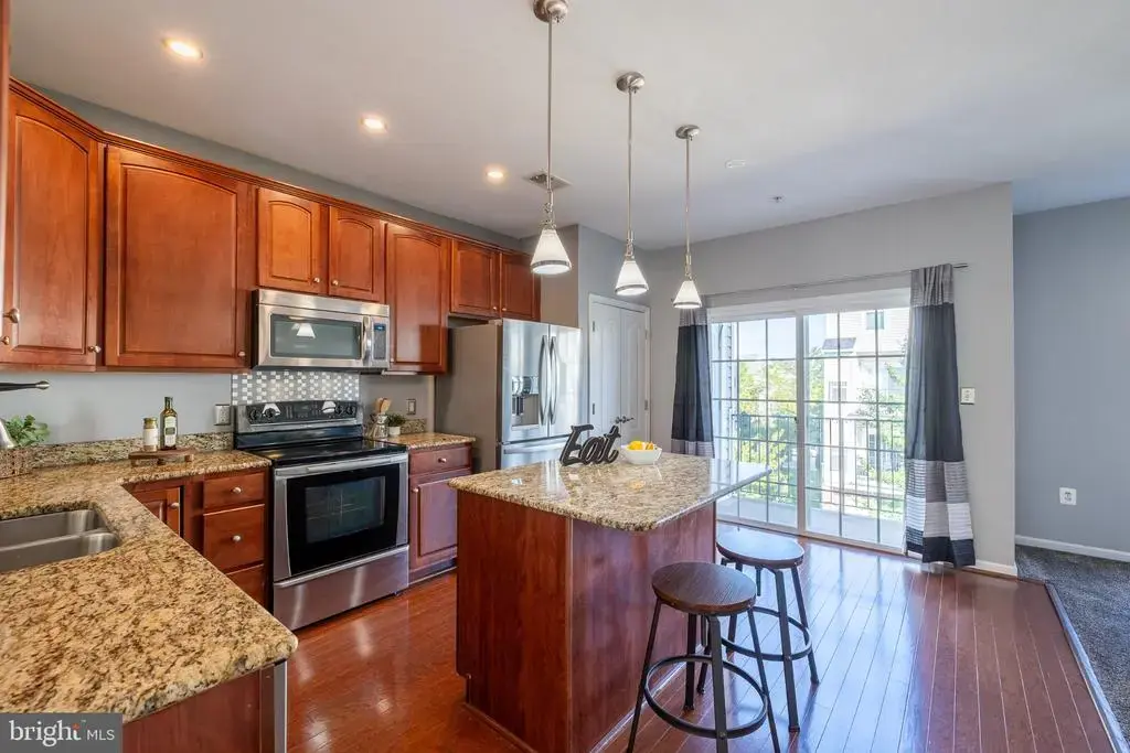 5526 Capital Gateway Dr #406, SUITLAND