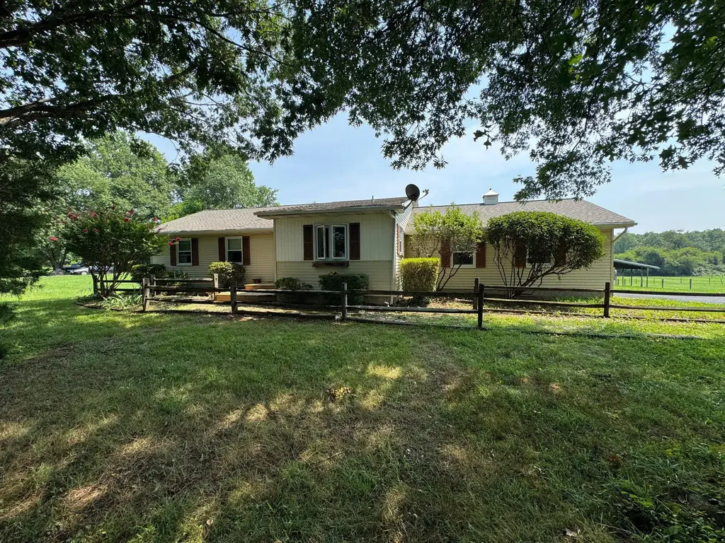 2401 Edwards Ln, CHURCHVILLE