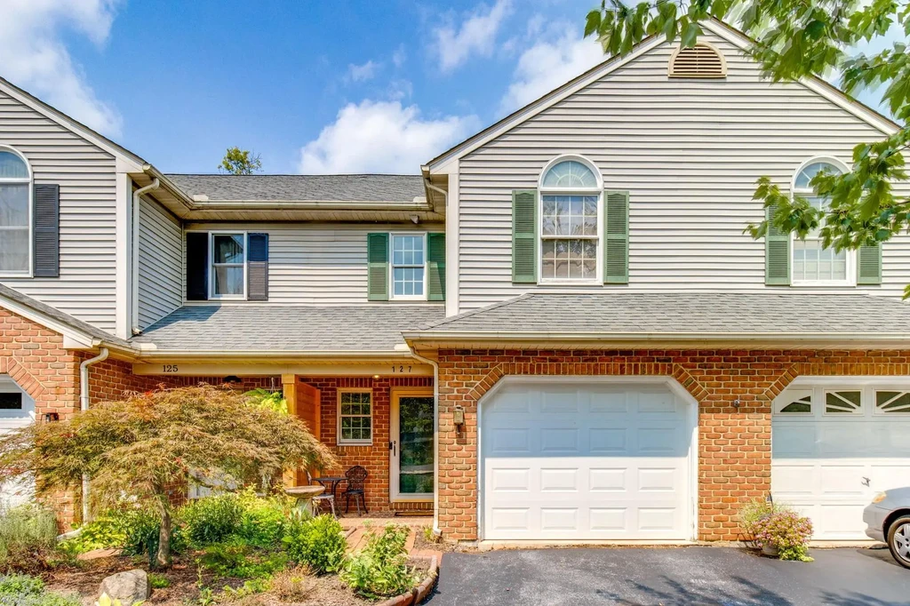 127 Pepperton Ct, LITITZ