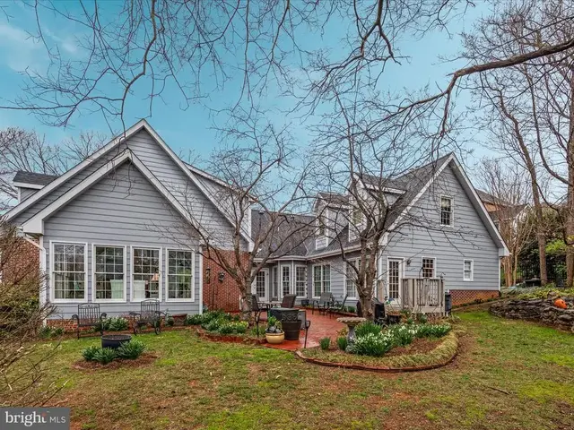 769 Seldon Dr, Winchester