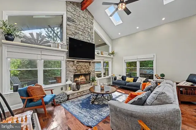 119 N Lake Dr, Lake Harmony