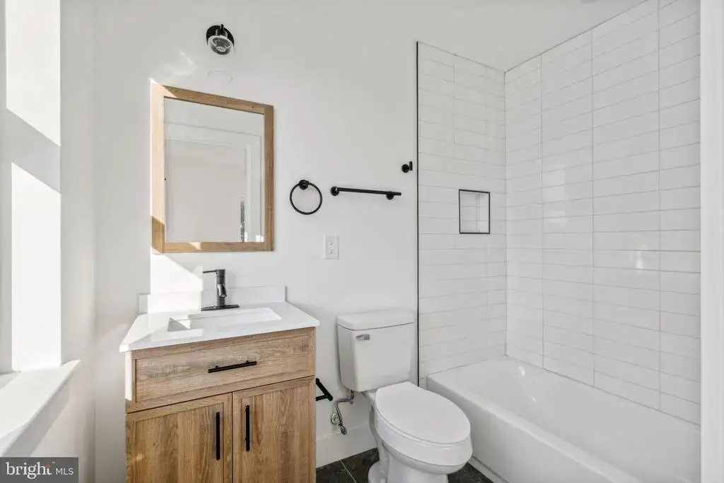 2400 W Montgomery Ave #4, PHILADELPHIA