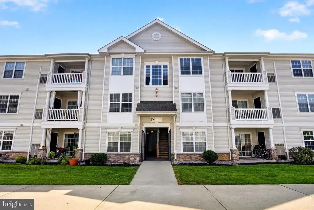 108 Lionheart Ln #d, WEST DEPTFORD