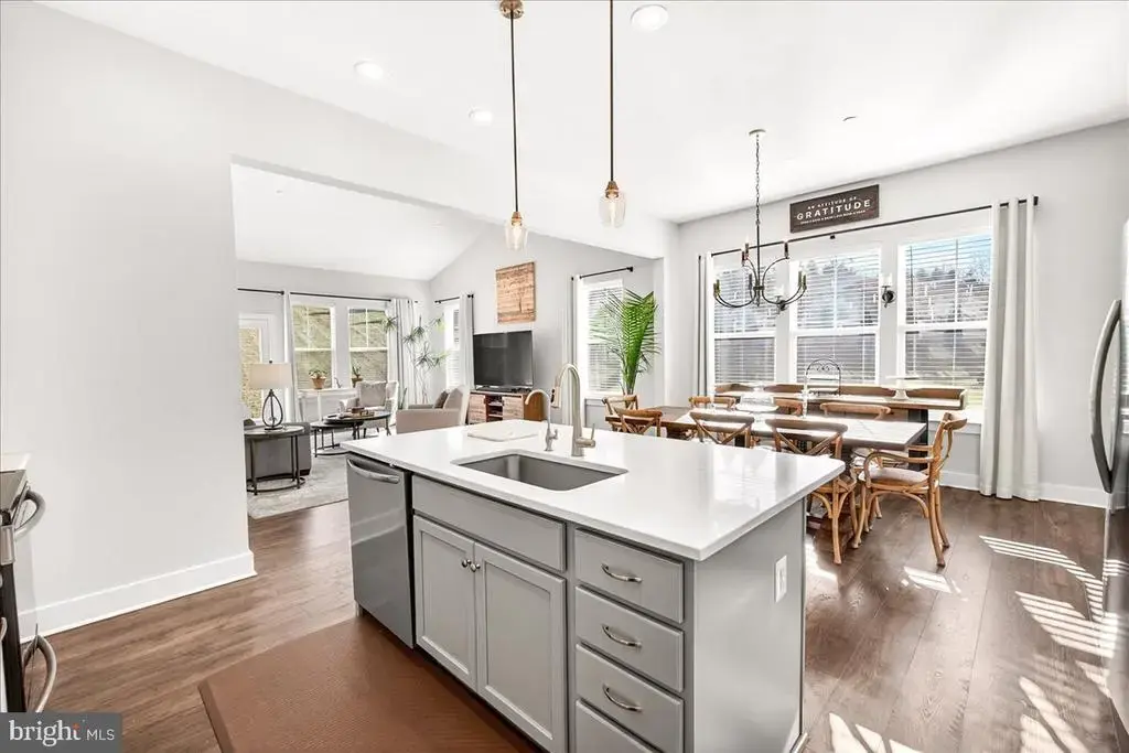2896 Town View Cir, NEW WINDSOR
